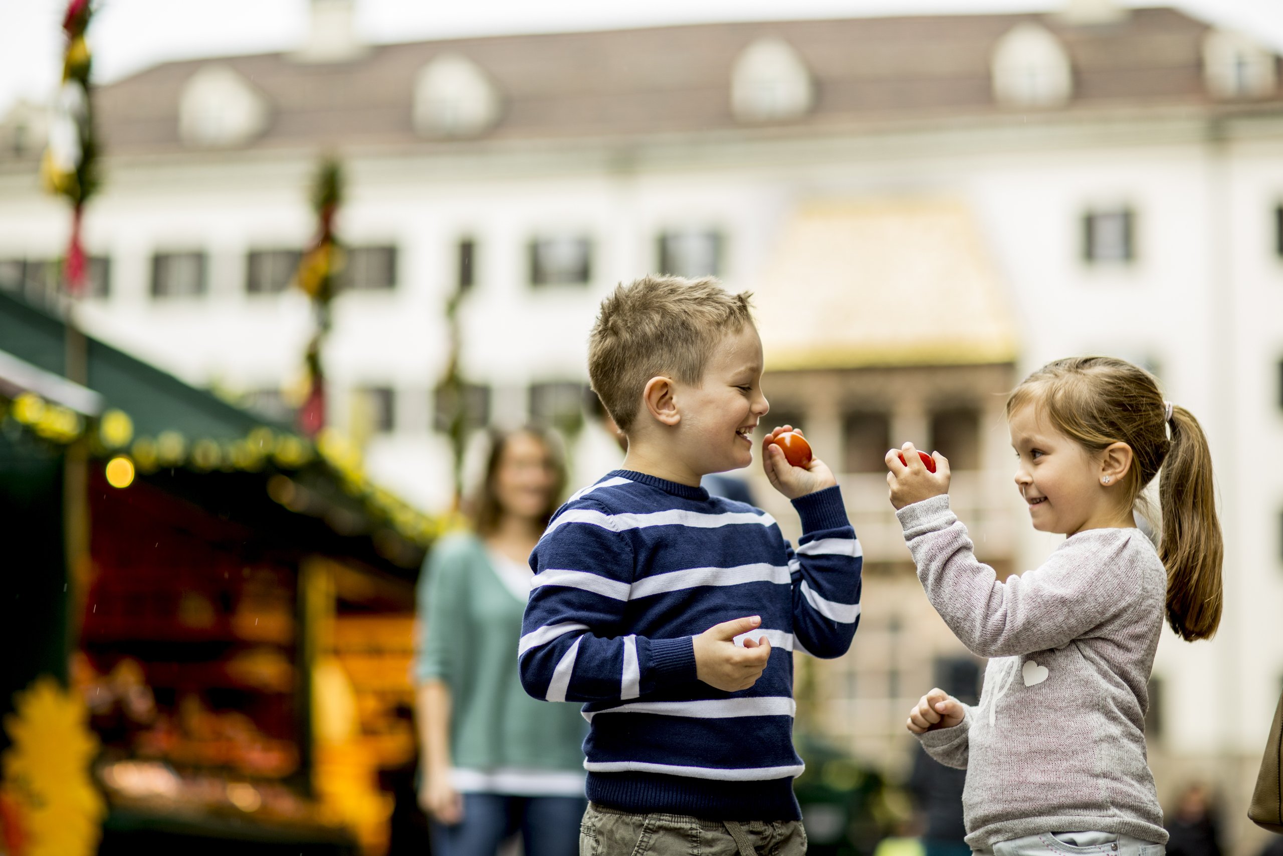 img 2015 osterfruehling altstadt markt eierpecken (c)danielzangerl print